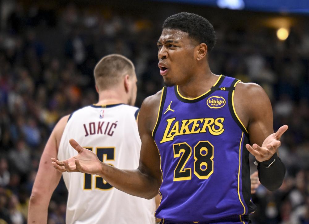 是三巨头球 是三巨头球