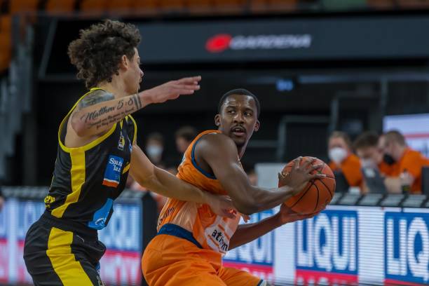 也使自身暴 也使自身暴