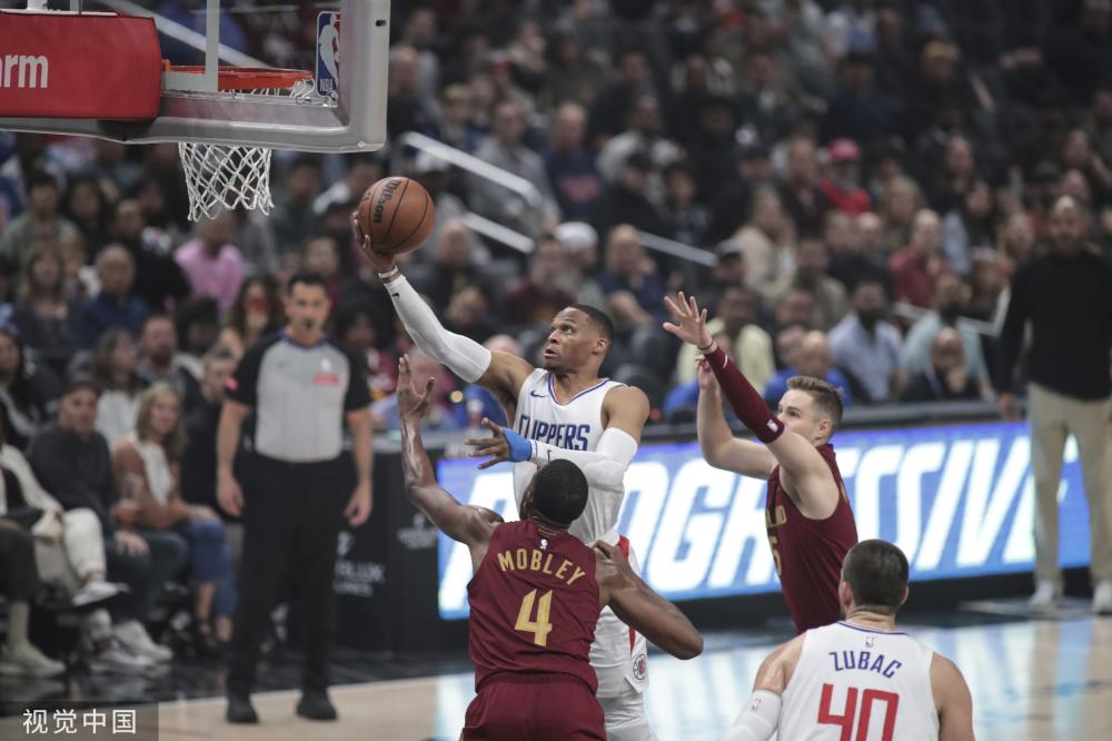 这场致敬不 这场致敬不