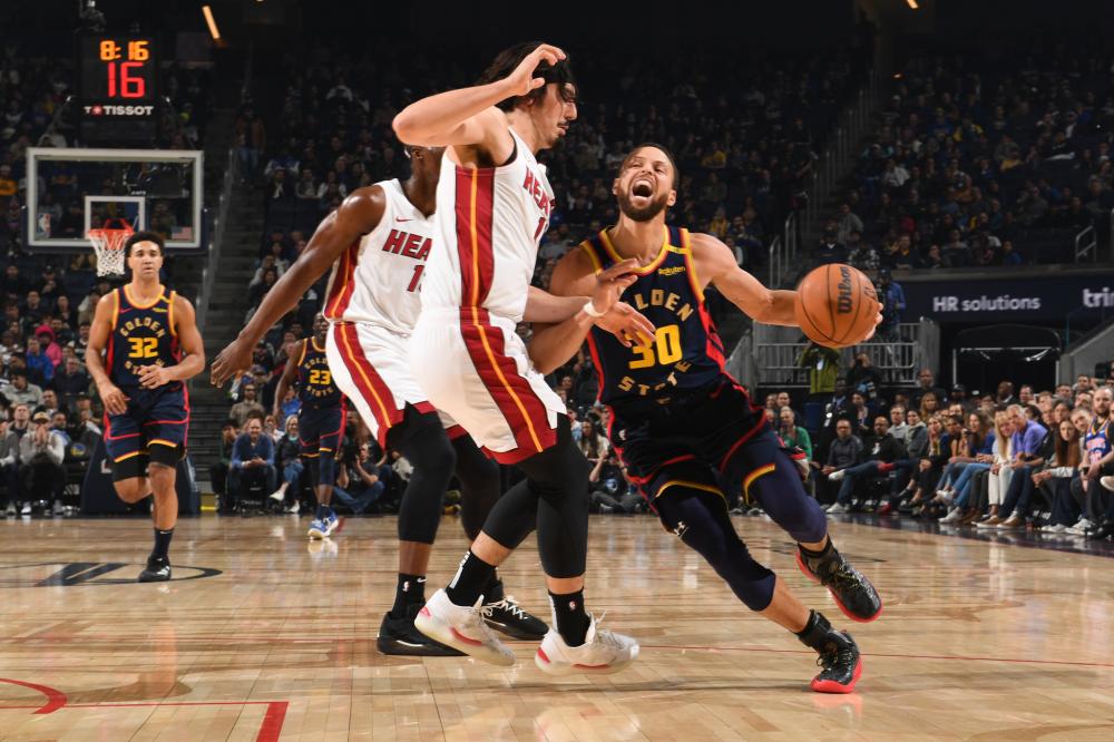 球中屡见不 球中屡见不